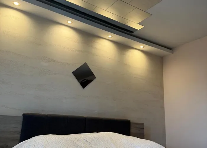 Place To Be - Modern Jacuzzi House In Vozdovac