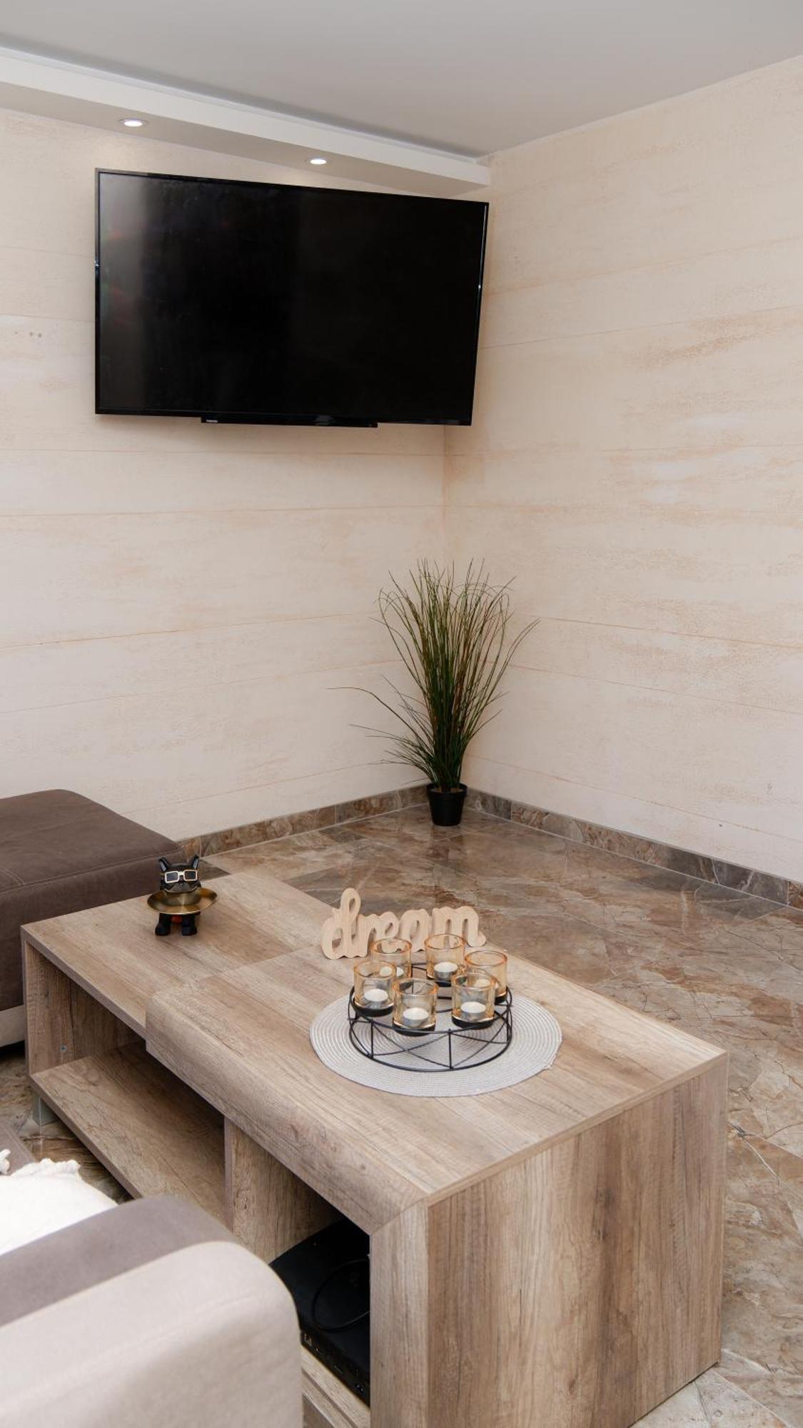 度假居 Place To Be - Modern Jacuzzi House In Vozdovac 贝尔格莱德