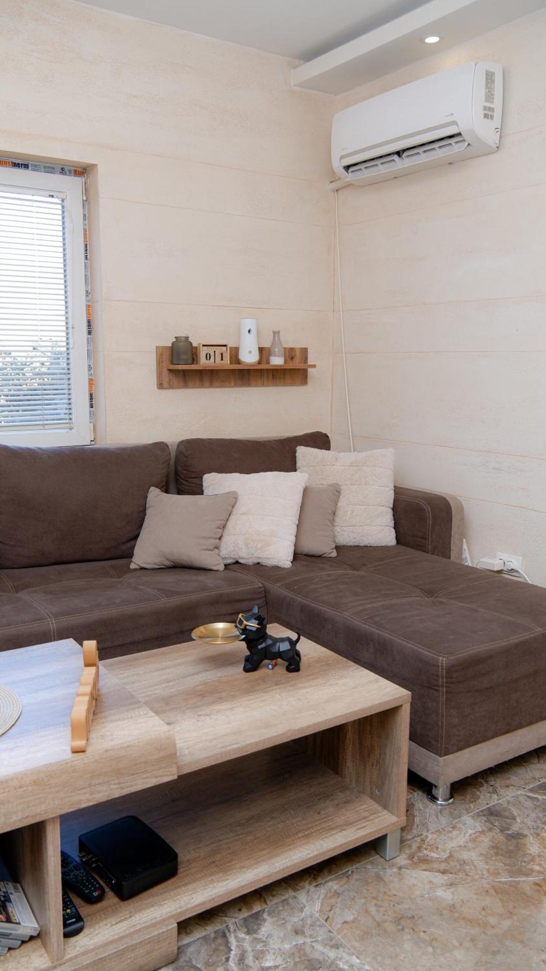 Place To Be - Modern Jacuzzi House In Vozdovac 度假居 *